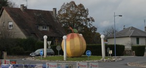 Lubersac r'aboot.  There are lots of apples in these parts...